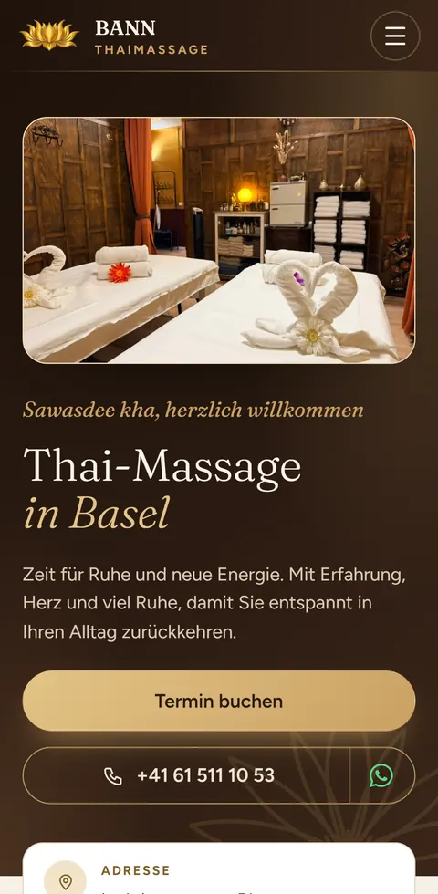 Bann-thaimassage-basel.ch: mobile view on a smartphone – Thai massage studio Basel